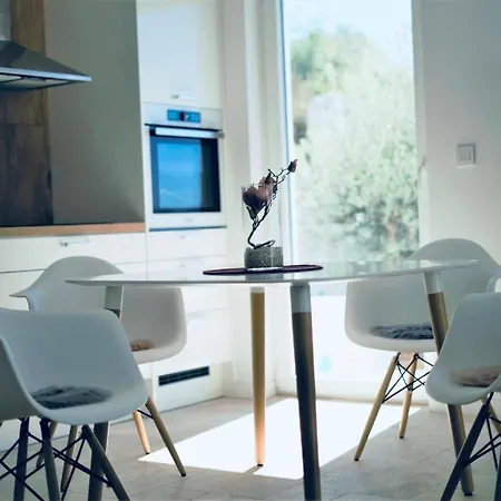 Appartments Jurin Daire *